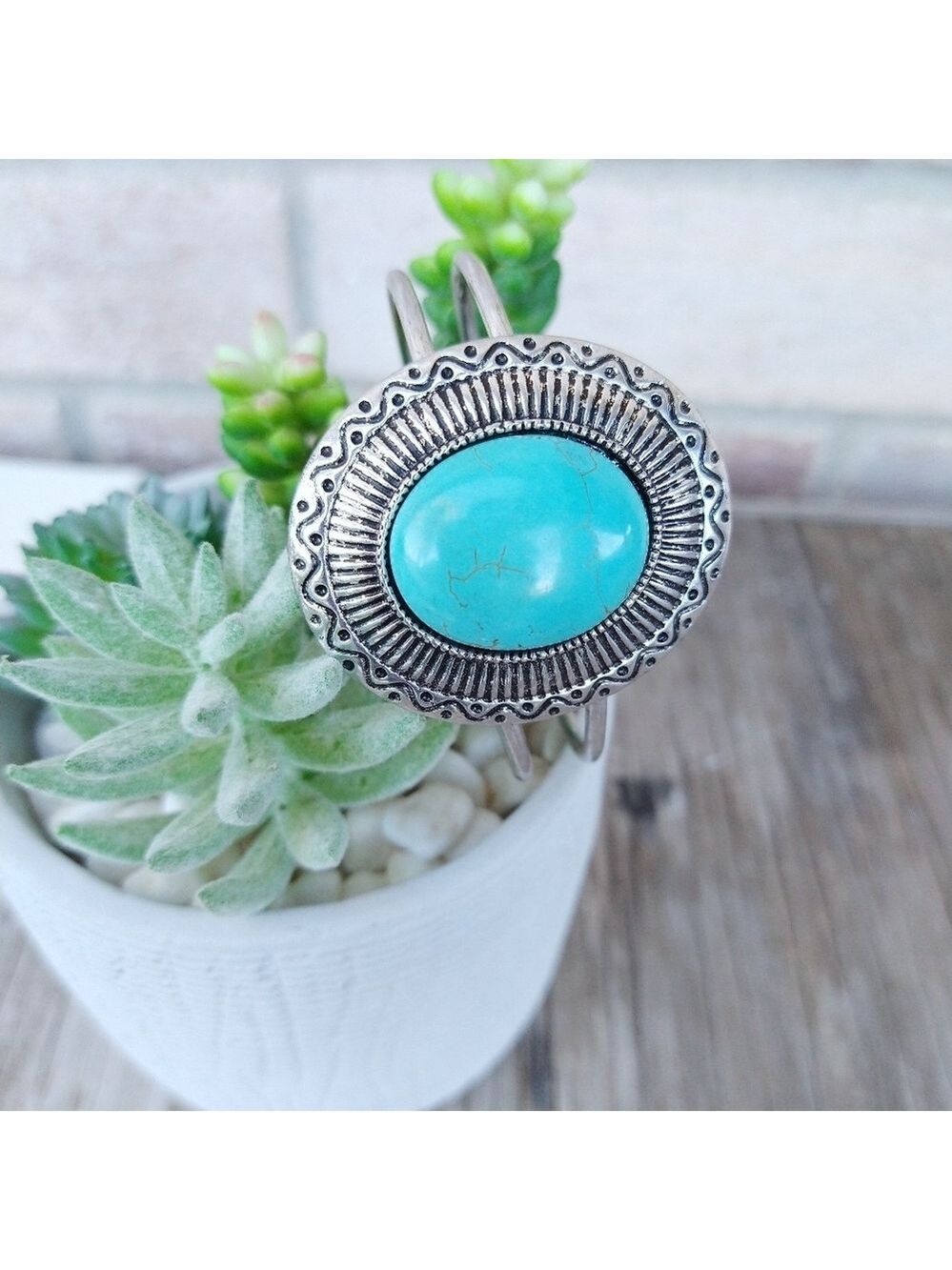 Western Style Turquoise Bangle Cuff Bracelet - Picture 5 of 6